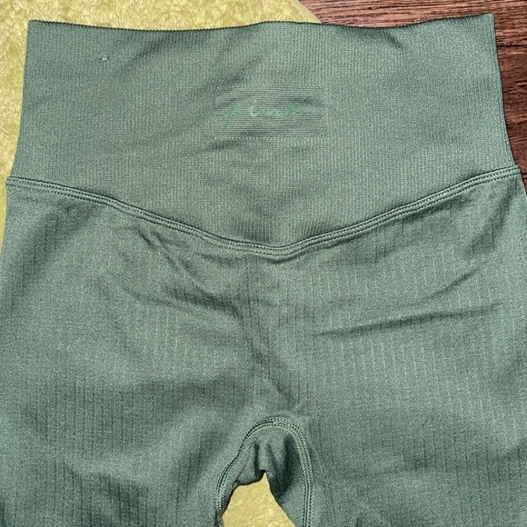 Green PINK Active Leggings - Picture 4 of 6